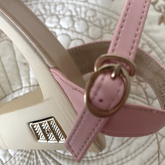 Cute Fashion Sandals with Slingback and Ankle Buckle  pink color great condition - Picture 13 of 14